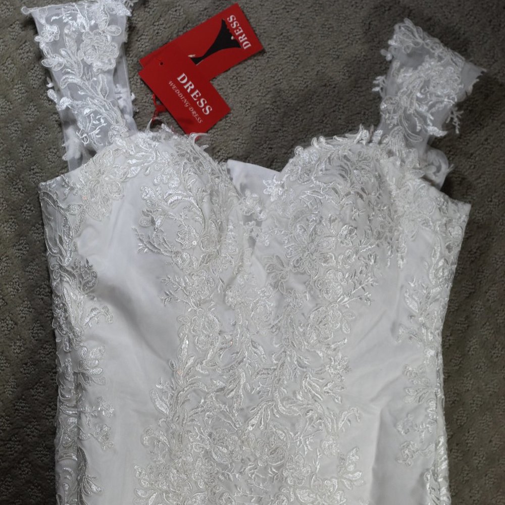 NWT Absolutely stunning! Dress Size 8 Mermaid-style Bridal Gown - See Video